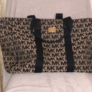 Micheal Kors Signature Weekend Travel Tote